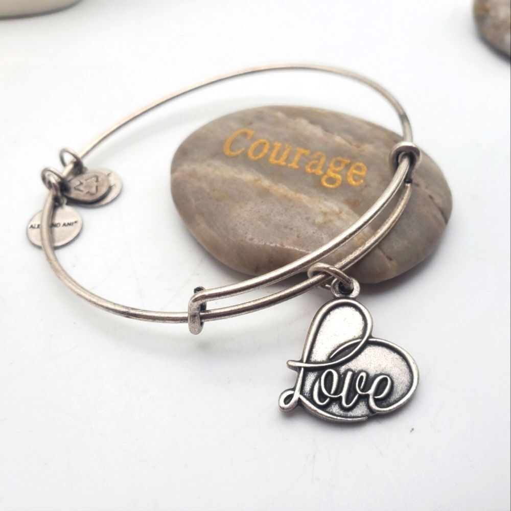 Alex and Ani‎ 2017 retired love bracelet B0806